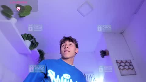 liaml_18_ online show from November 20, 2025, 9:25 pm