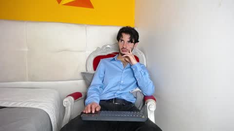 LiamLuxe online show from January 8, 2025, 3:39 pm
