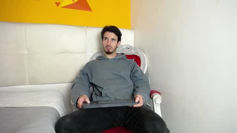 LiamLuxe online show from January 15, 2025, 12:15 pm