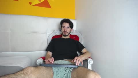 LiamLuxe online show from February 1, 2025, 3:39 pm