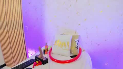 liamonrou online show from September 15, 2025, 12:38 pm