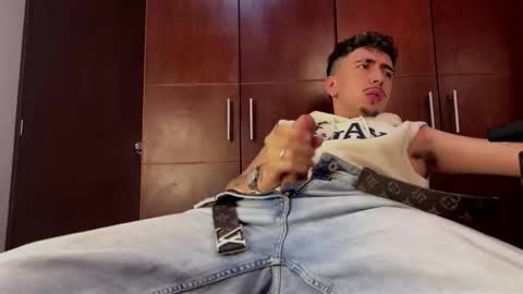 Liam online show from November 20, 2025, 6:13 am