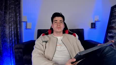 liamwyatt_ online show from March 16, 2026, 2:17 am