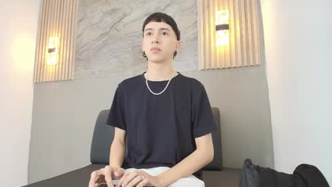 lian_cameron online show from January 6, 2026, 3:32 am