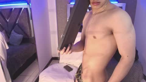 lian online show from September 25, 2025, 4:38 am