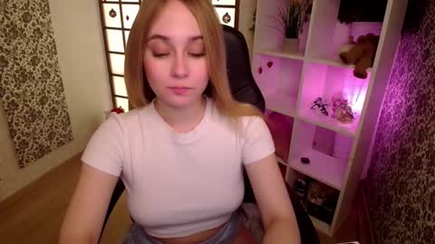 Liana online show from January 23, 2025, 5:35 am