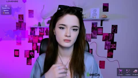 Little Liana  online show from April 4, 2026, 7:33 pm