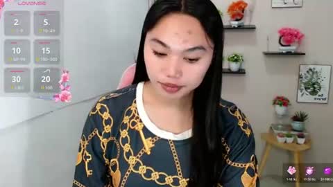 Snapshot of liane_mei chatting on July 16, 2026, 4:07 am Liane online show from July 16, 2026, 4:07 am