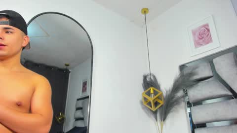 lianfox_ online show from June 19, 2026, 12:20 pm