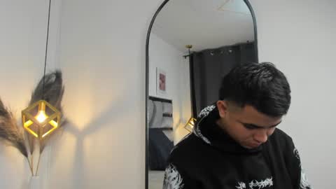 lianfox_ online show from June 25, 2026, 12:09 pm