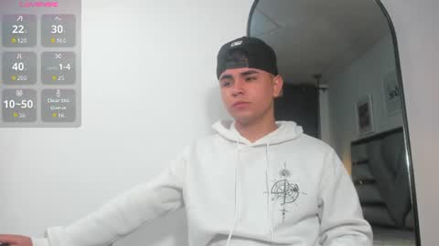 lianfox_ online show from July 15, 2026, 12:54 pm