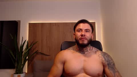 Snapshot of lianjones9 chatting on October 18, 2025, 5:35 pm lianjones9 online show from October 18, 2025, 5:35 pm