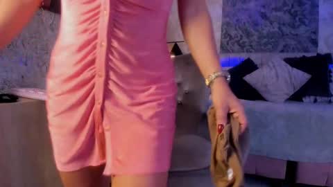 Lian online show from September 29, 2025, 7:51 pm