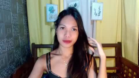 Snapshot of lianne_cum chatting on May 19, 2026, 8:37 pm Ms LIANNE online show from May 19, 2026, 8:37 pm