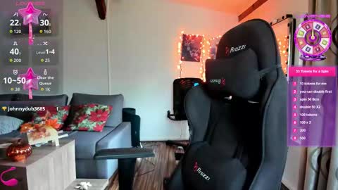 Snapshot of liaquinn chatting on October 15, 2025, 11:10 am LiaQuinn online show from October 15, 2025, 11:10 am