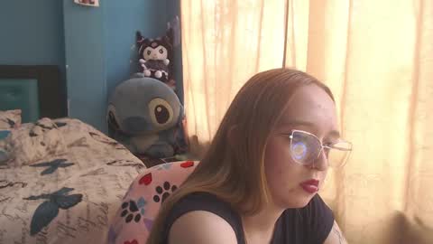 Snapshot of liaroberts1 chatting on March 10, 2025, 6:23 pm Lia Roberts online show from March 10, 2025, 6:23 pm