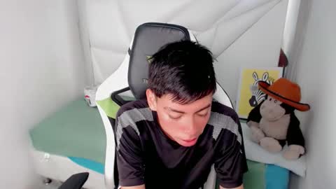 Snapshot of liarr_ chatting on February 13, 2026, 8:05 pm LIAR online show from February 13, 2026, 8:05 pm