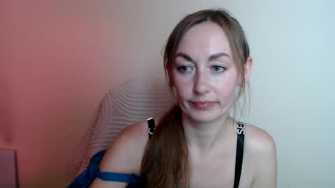 Snapshot of liasais_ chatting on June 28, 2026, 12:33 pm Lia online show from June 28, 2026, 12:33 pm