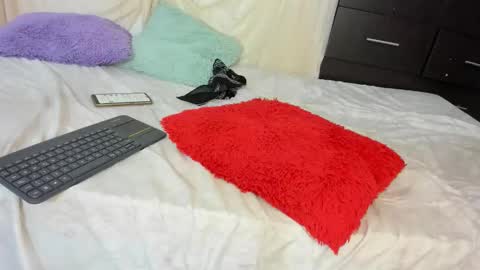 Lia online show from October 3, 2025, 11:51 am