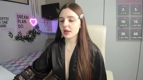 Lia online show from October 13, 2025, 1:44 pm