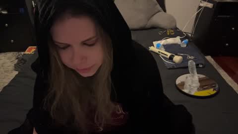 Snapshot of libbydeetzxxx chatting on December 9, 2024, 1:02 pm Libby Deetz online show from December 9, 2024, 1:02 pm