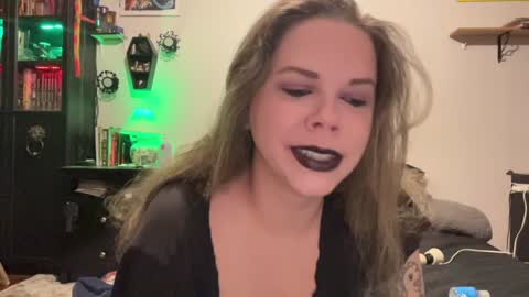 Snapshot of libbydeetzxxx chatting on December 12, 2024, 10:13 am Libby Deetz online show from December 12, 2024, 10:13 am