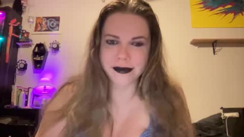 Snapshot of libbydeetzxxx chatting on January 5, 2025, 4:58 am Libby Deetz online show from January 5, 2025, 4:58 am