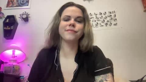 Snapshot of libbydeetzxxx chatting on January 31, 2025, 10:42 am Libby Deetz online show from January 31, 2025, 10:42 am