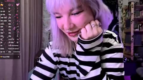 Snapshot of libbynading chatting on October 10, 2025, 7:35 pm Lola online show from October 10, 2025, 7:35 pm