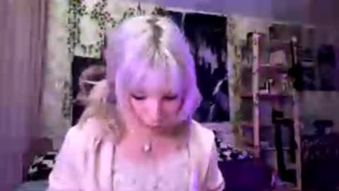 Snapshot of libbynading chatting on October 11, 2025, 7:01 pm Lola online show from October 11, 2025, 7:01 pm