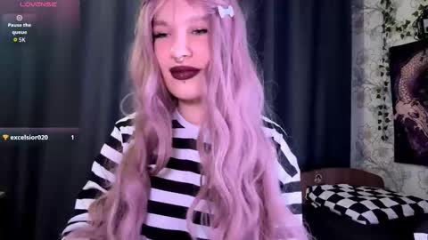 Snapshot of libbynading chatting on October 17, 2025, 7:38 pm Lola online show from October 17, 2025, 7:38 pm