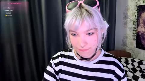 Snapshot of libbynading chatting on October 27, 2025, 6:12 pm Lola online show from October 27, 2025, 6:12 pm