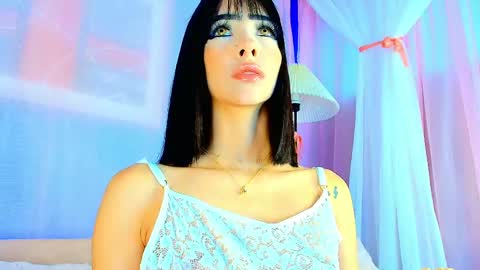 Valentina Hall online show from April 29, 2026, 11:47 am