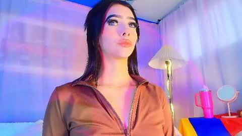 Valentina Hall online show from June 19, 2026, 11:47 am