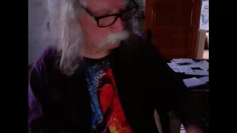 LickYourYoni online show from May 25, 2026, 3:23 am