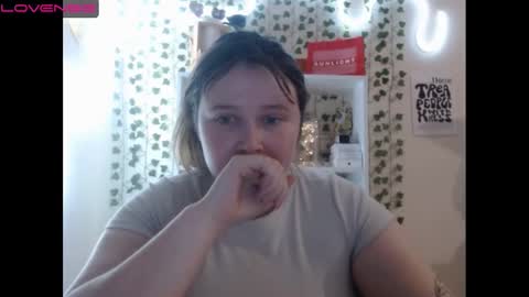 Snapshot of light_lunaa chatting on January 14, 2025, 11:42 am light_lunaa online show from January 14, 2025, 11:42 am