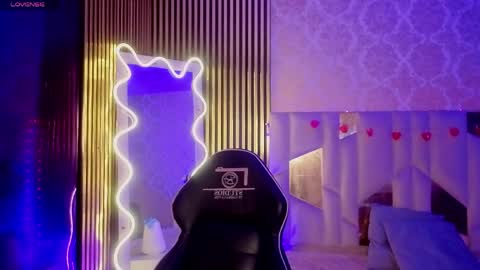 LIHIAN online show from April 5, 2026, 11:51 am