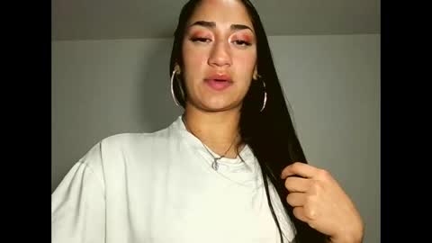 Snapshot of liia__strong chatting on October 4, 2025, 11:30 am LIIA online show from October 4, 2025, 11:30 am