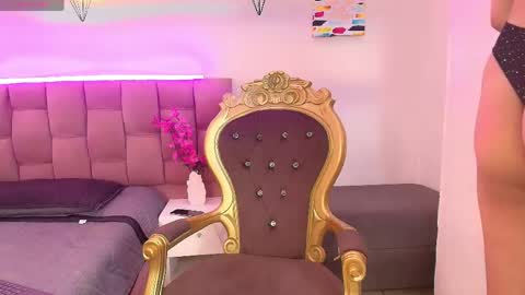 Liiaa Sweett  online show from May 26, 2026, 9:22 pm
