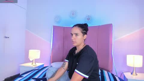 liiam_smith_ online show from September 26, 2025, 2:32 pm