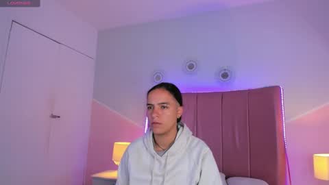 liiam_smith_ online show from September 29, 2025, 1:05 pm