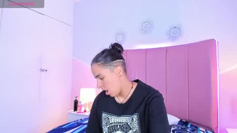 liiam_smith_ online show from October 10, 2025, 3:55 pm