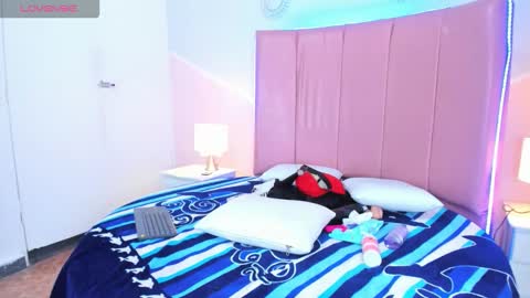 liiam_smith_ online show from November 5, 2025, 2:06 pm