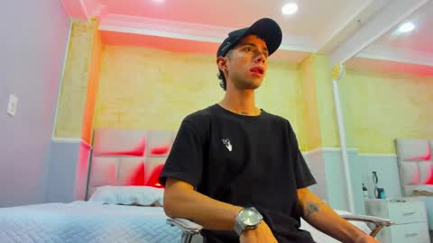 L I I A M online show from February 10, 2025, 4:08 am