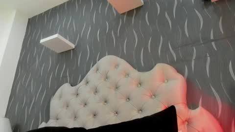 L I I A M online show from February 13, 2025, 10:02 am