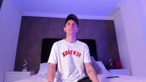 L I I A M online show from February 19, 2025, 1:51 am