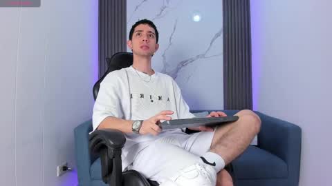 L I I A M online show from September 10, 2025, 2:28 pm