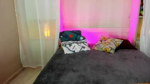         online show from November 10, 2025, 11:53 am