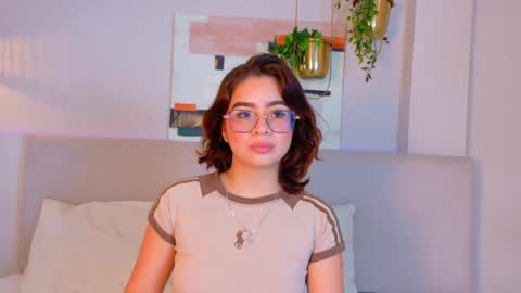 liilylopez online show from June 1, 2026, 11:34 am