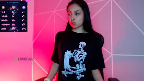 Snapshot of liilylouise chatting on October 27, 2025, 12:53 pm Liliana online show from October 27, 2025, 12:53 pm